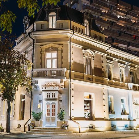Хотел Театъръ Hotel Pleven Exterior photo