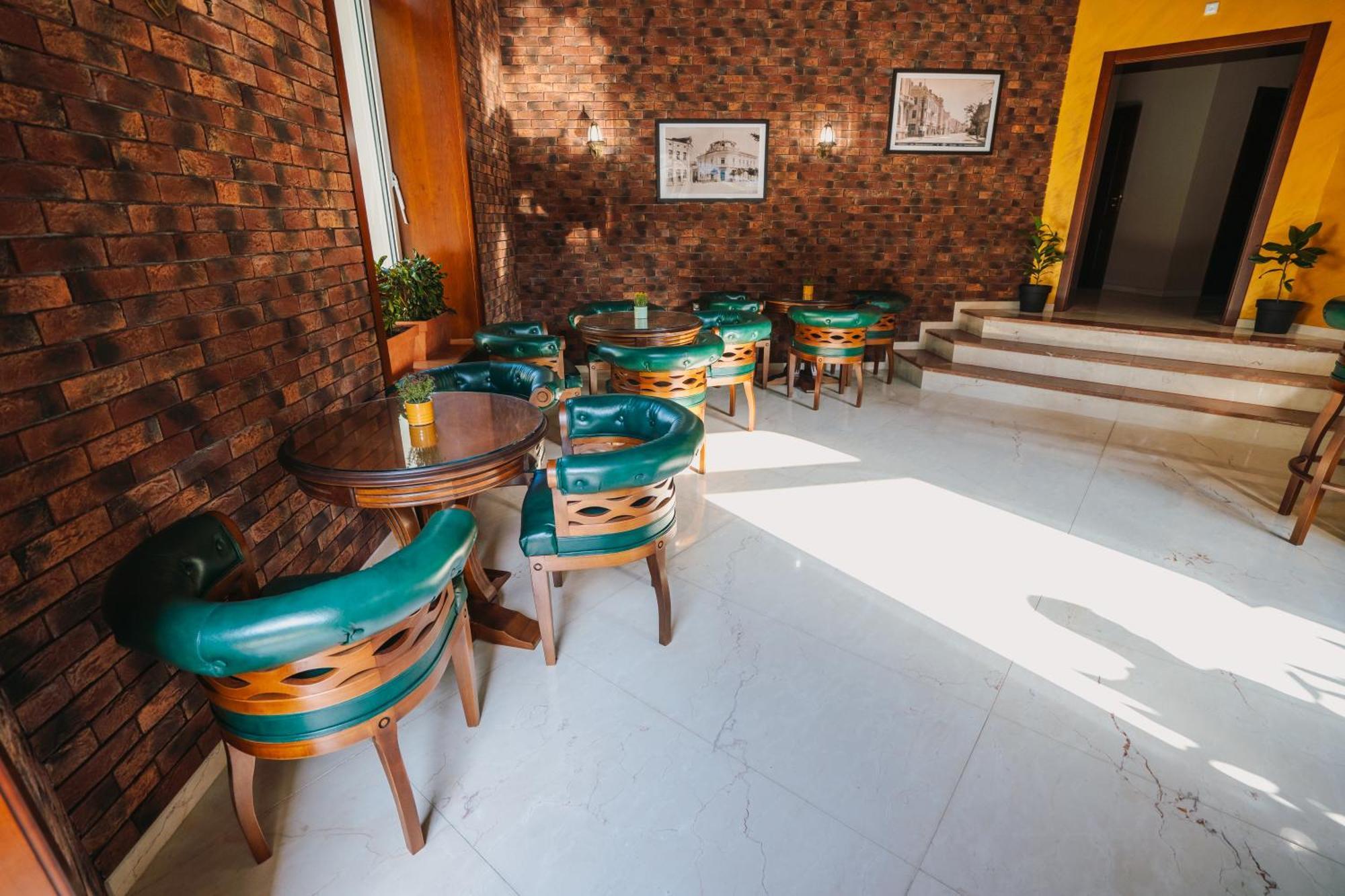 Хотел Театъръ Hotel Pleven Exterior photo